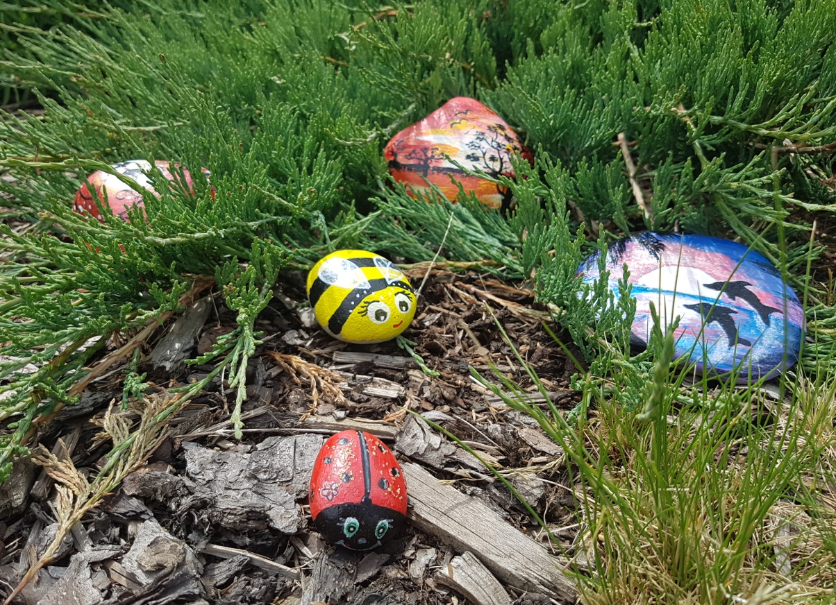 Barvy na kamínky akrylové svíticí ve tmě lesklé 7 x 15 g